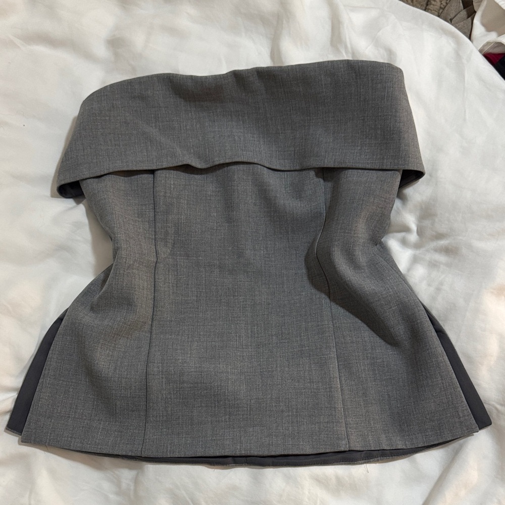 Aritzia Babaton Top Size 4